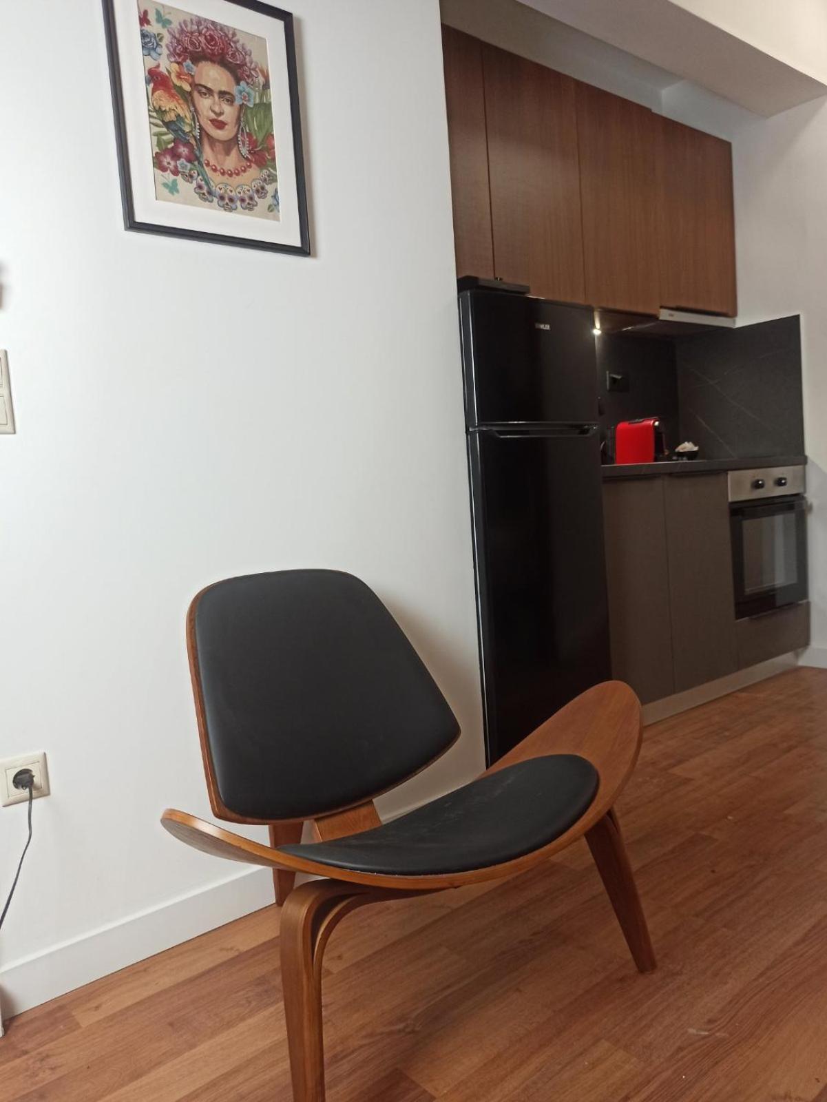 Down Town Luxurious Apartments 4 Александроуполис Экстерьер фото